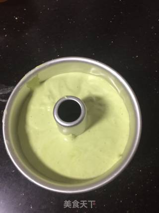 菠菜戚风蛋糕的做法步骤：8
