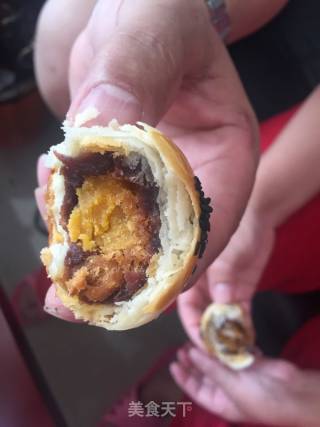肉松蛋黄酥的做法步骤：2