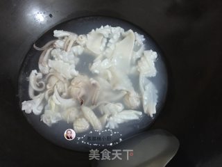 爆炒鱿鱼花的做法步骤：6