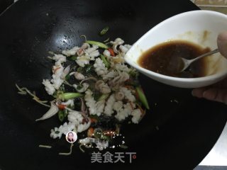 爆炒鱿鱼花的做法步骤：11