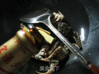 花菜炒大闸蟹的做法步骤：2