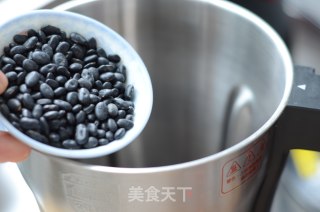 葵花籽黑豆浆的做法步骤：3