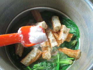 油条菠菜排骨汤的做法步骤：10