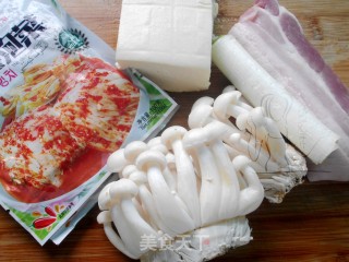 泡菜海鲜豆腐煲的做法步骤：1