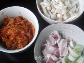 泡菜海鲜豆腐煲的做法步骤：4