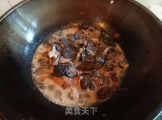 板栗烧乌鸡的做法步骤：4