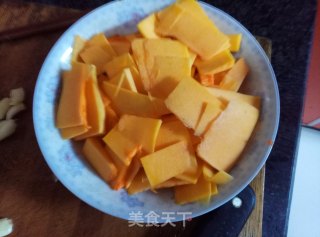 南瓜炒牛肉的做法步骤：2