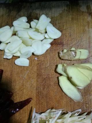 酱香萝卜干的做法步骤：5