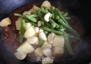 土豆豆角炖五花肉的做法步骤：13