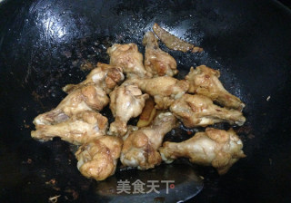 土豆烧鸡翅根的做法步骤：6