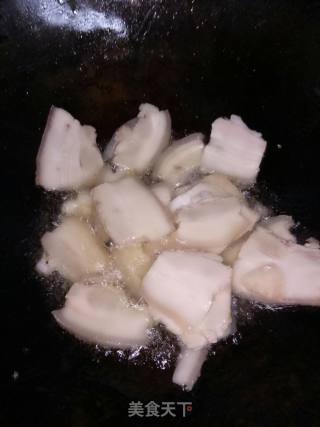蒜苗回锅肉的做法步骤：2