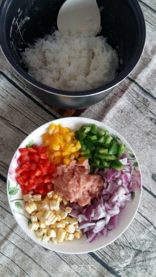 多彩米饭蛋糕的做法步骤：1