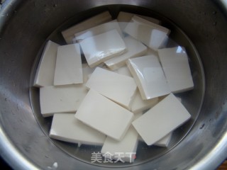 糖醋脆皮豆腐的做法步骤：1
