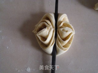 椒盐花卷的做法步骤：8