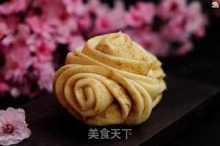 椒盐花卷的做法步骤：15