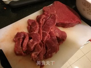 黑椒牛柳的做法步骤：1