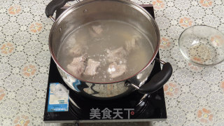 胡萝卜玉米排骨汤的做法步骤：6