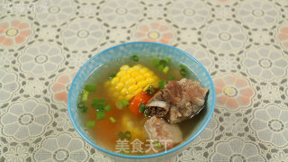 胡萝卜玉米排骨汤的做法步骤：12