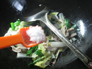 大蒜猪肚炒白菜的做法步骤：6
