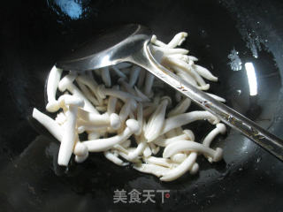 白玉菇菠菜煮年糕的做法步骤：3