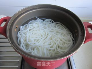 红果家菜谱之麻辣米粉的做法步骤：11