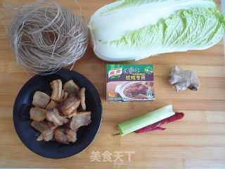 白菜炖粉条的做法步骤：1
