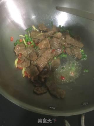 铁板牛肉的做法步骤：7