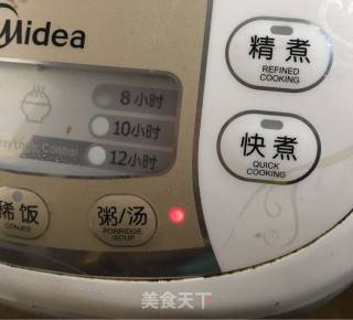 超简便电饭煲卤鸡爪的做法步骤：2