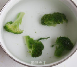 火腿豚骨拉面的做法步骤：4