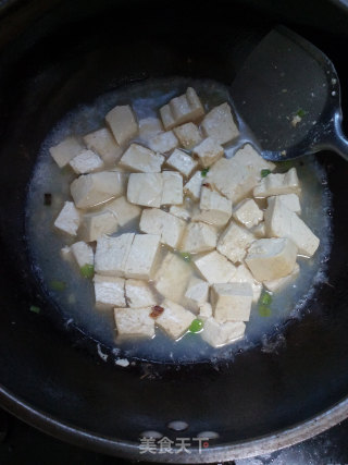 金针菇海鲜炖豆腐的做法步骤：6