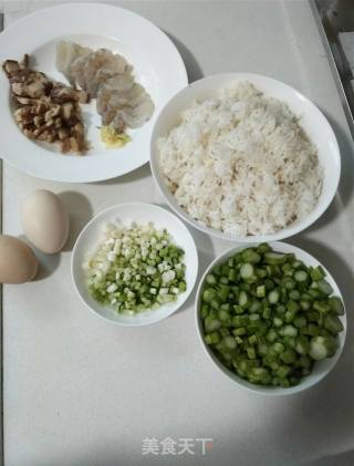 炒饭的做法步骤：1