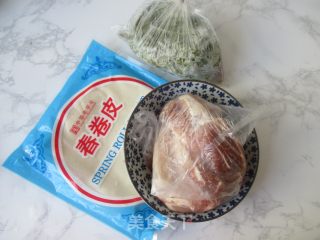 香椿春卷的做法步骤：1