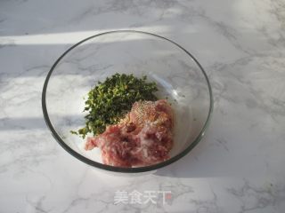 香椿春卷的做法步骤：4