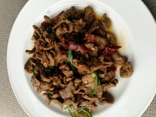 双椒香炒牛肉丝的做法步骤：5