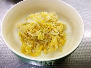 酸菜鸭血粉条汤的做法步骤：2