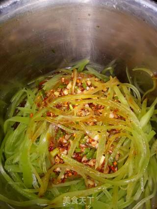 麻辣莴笋的做法步骤：4