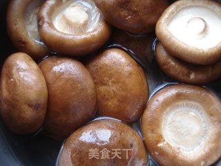 酿香菇的做法步骤：1