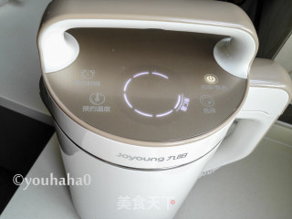核桃杏仁露的做法步骤：4