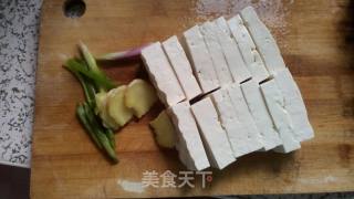 砂剁椒鱼块蒸豆腐的做法步骤：2