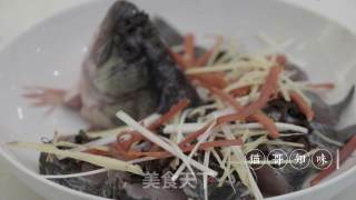 榄菜蒸鲈鱼的做法步骤：4