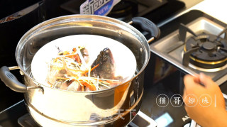 榄菜蒸鲈鱼的做法步骤：5