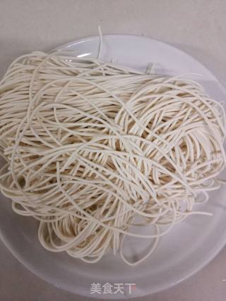 葱油拌面的做法步骤：1