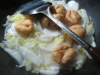 油面筋白菜煮年糕的做法步骤：4