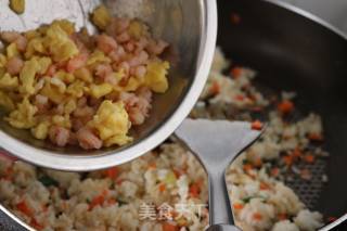 虾仁蛋炒饭的做法步骤：5