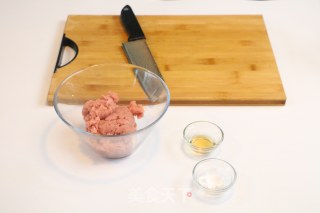 温州瘦肉丸的做法步骤：1