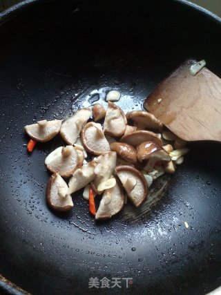 香菇油菜的做法步骤：4