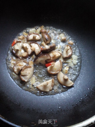 香菇油菜的做法步骤：5