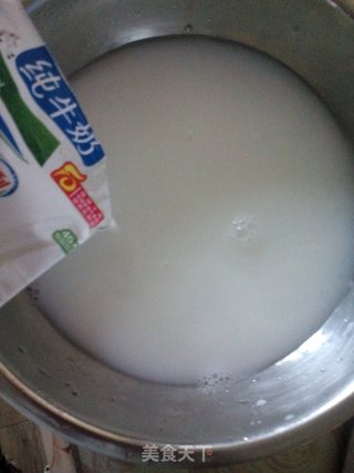 牛奶大馒头的做法步骤：1