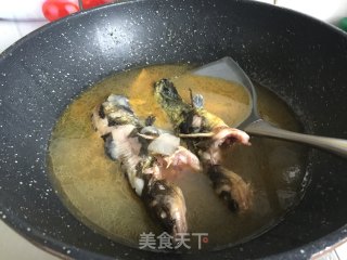 昂刺鱼丝瓜汤的做法步骤：6