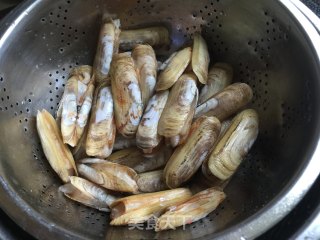 爆炒竹蛏的做法步骤：1